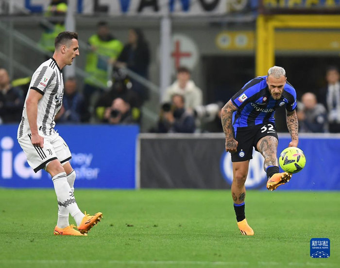 犯规与报复 犯规与报复